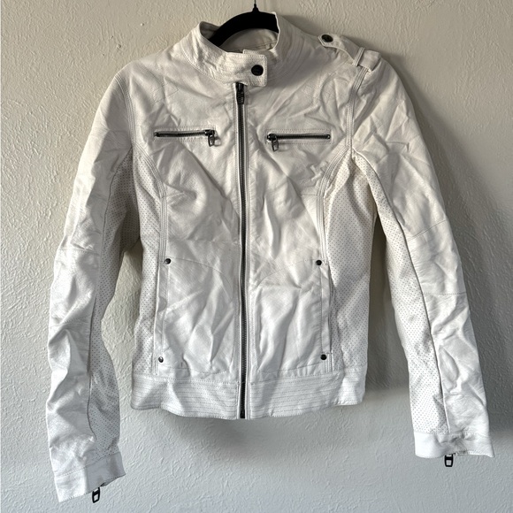 SOLD ON ANOTHER PLATFORM! DO NOT BUY! - Picture 2 of 4